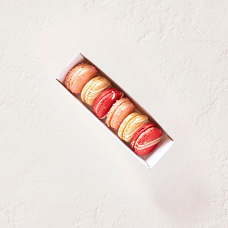 It must be love | Macaron Box