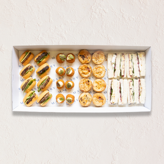 Savoury Christmas catering box (32 pieces)