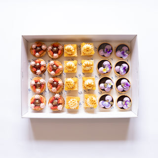 Catering box | Sweet (24 pieces)